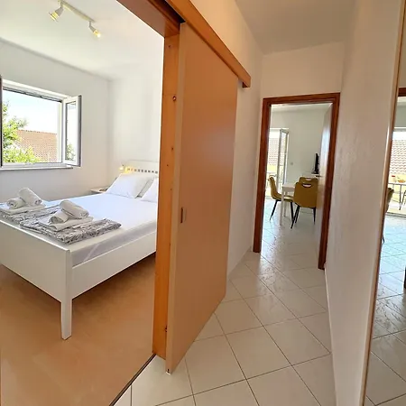 Vito * Τρογκίρ