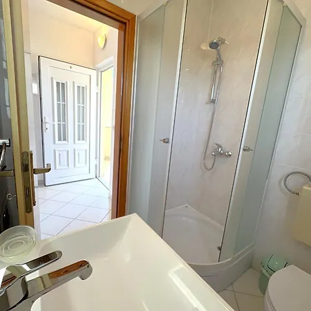 Апартаменти Vito *